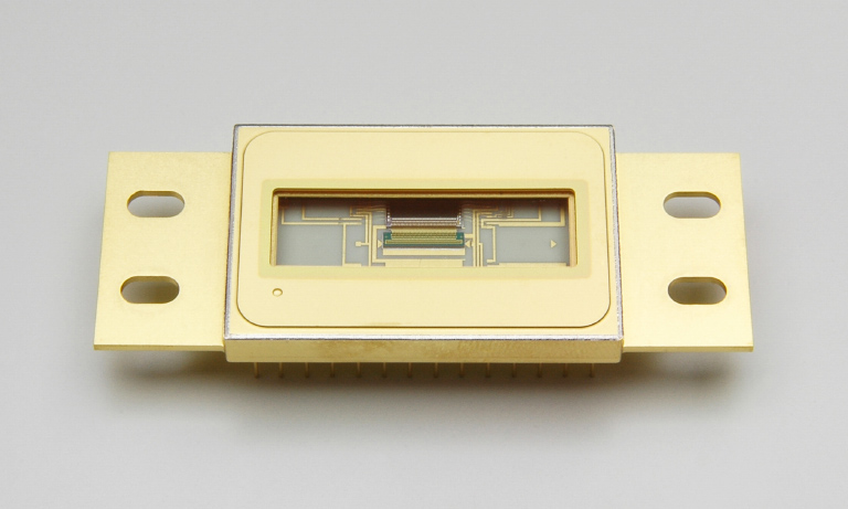 InAs image sensor used for Hayabusa2's NIR spectrometer