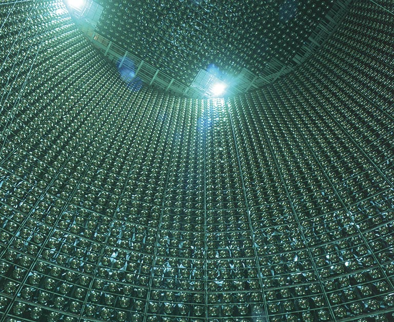 スーパーカミオカンデ（SK）の模型（ご提供：東京大学宇宙線研究所）