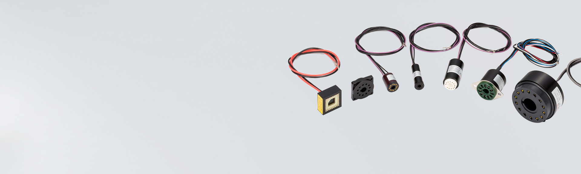 D type socket assembly