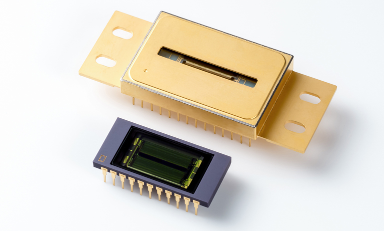 InGaAs linear image sensor